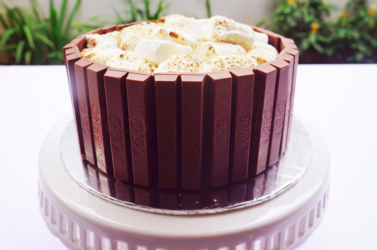 Kitkat Chocolate Cake! Yummieee!!  | <a href="/Cupcakes_Co/">Cupcakes Company</a>