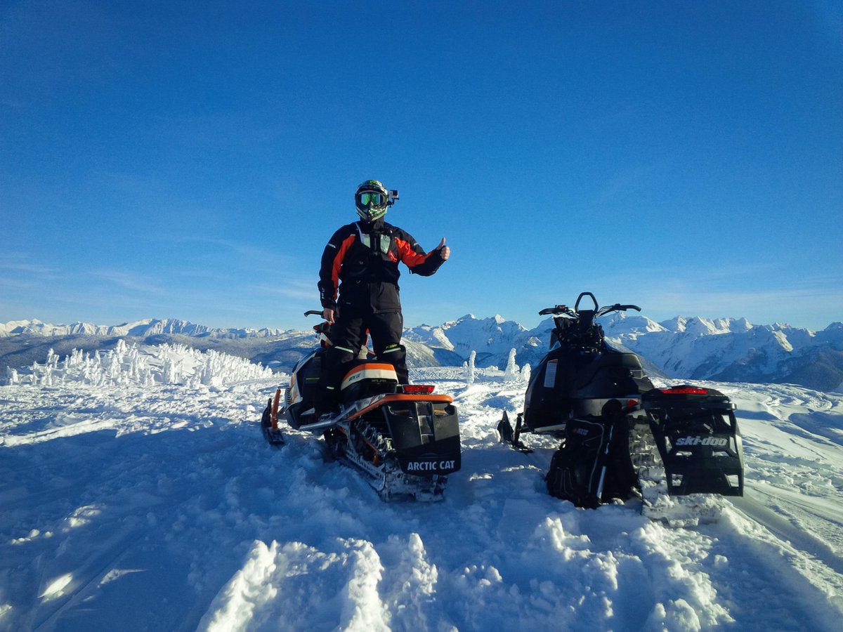 serge_dallaire's tweet photo. @SnowmobilePics weather was awesome for sledding in Revy. Just needed a few more feet of snow!! still great times! http://t.co/Z3oT0WDOiD