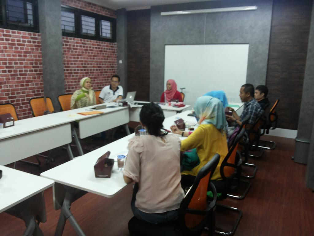 Group Coaching Session with @LenyPuspadewi and <a href="/HernawanAdi/">Hernawan Adi Wibowo</a> #IndonesiaJuaraMEA #OneIn20 <a href="/BudiIsman/">Budi Satria Isman</a> @OneInTwenty