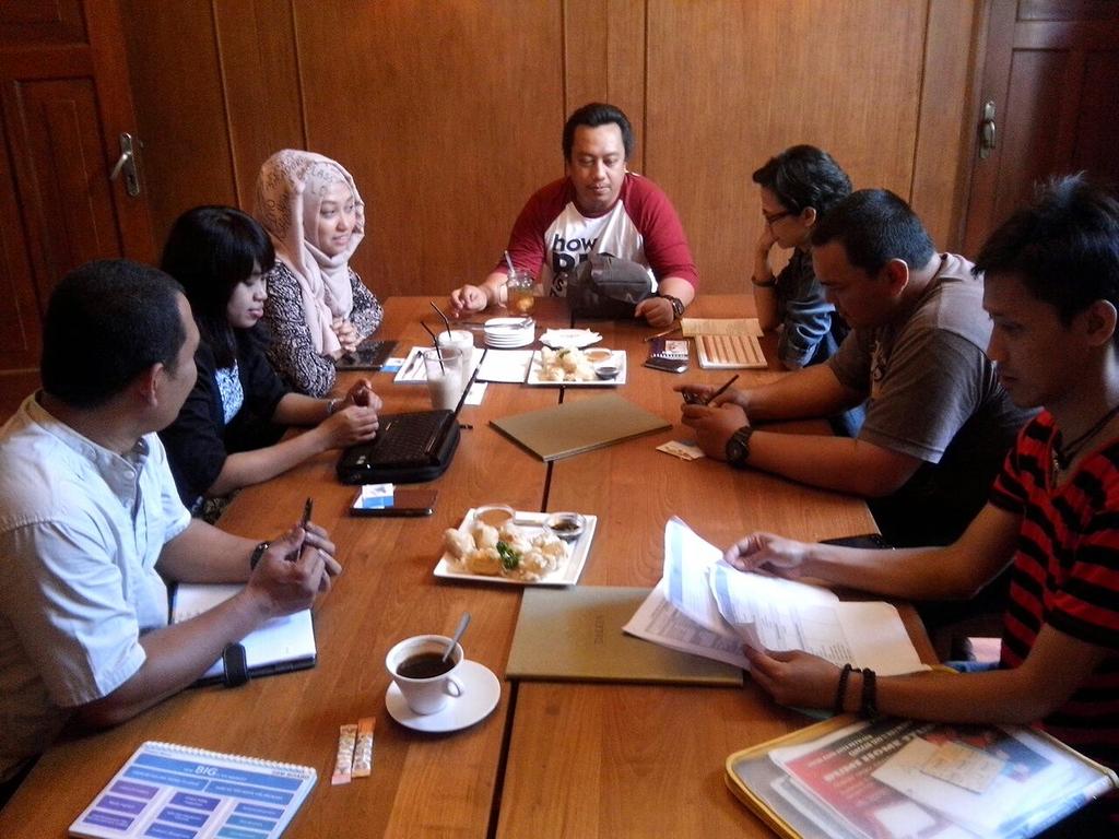F&amp;B Group Coaching Session #IndonesiaJuaraMEA #bandungjuara #OneIn20 @OneInTwenty