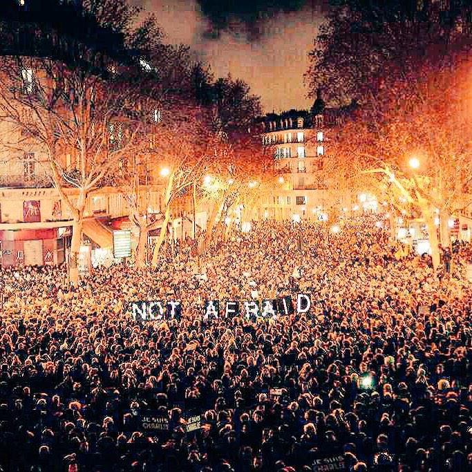 ItMustBeKnown's tweet photo. People gathered on the streets of Paris, protesting agains terrorist attack to Charlie Hebdo Magazine. http://t.co/PmBuaxltUP