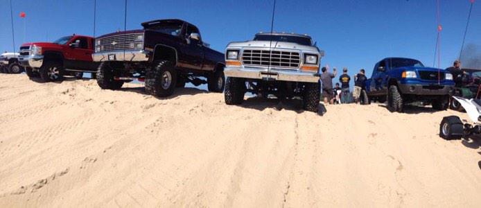 SLakeDuners's tweet photo. A throw back to Labor Day in the sun at Silver Lake! ☀️ sent in by @dellpbaril @paigeLhelms http://t.co/Nhx8DhEA3U