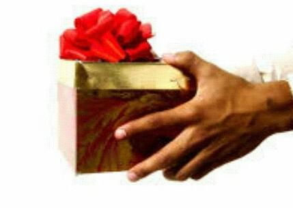 Angelina1277's tweet photo. 100 the person to follow me gets a prize!!!!! http://t.co/vy1jObmGGZ