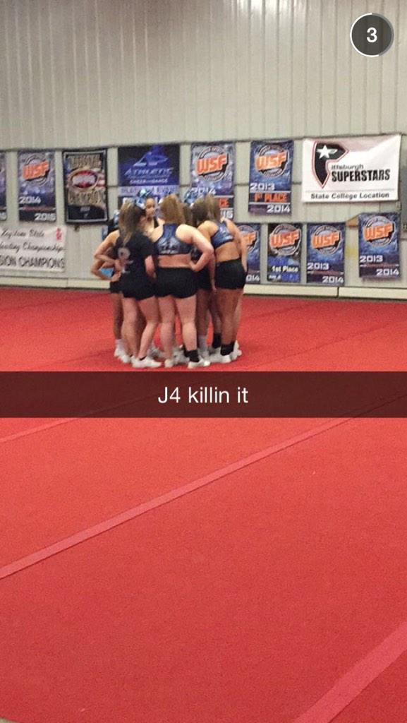 topgunjags412's tweet photo. #SuperstarSnaps from an AWESOME night of practice! Mini prep, j2 stunt groups, j4, and Models working hard! 💪❤️👏✨ http://t.co/2TzJXUtAjD
