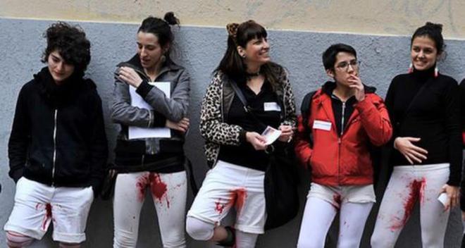 mariaaagm's tweet photo. @malepichot Ya nos van a ver en la cola de Farmacity... http://t.co/ED4DDzM8rW