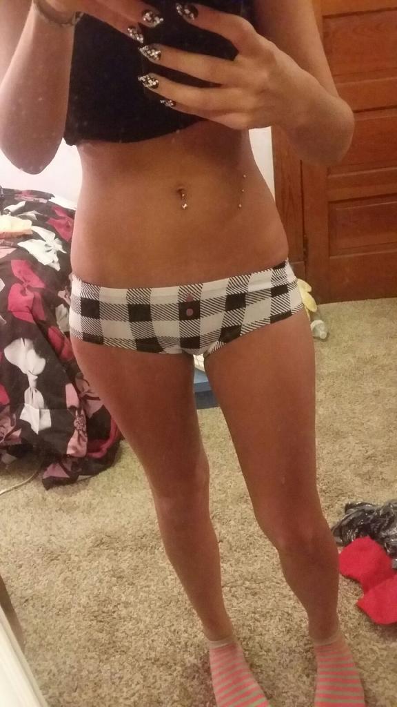 2 pic. Panties for sale!! (Clean or dirty) Send $35 amazon gift card to KaleyKade@gmail.com! http://t.co/2Okgyil7Bz