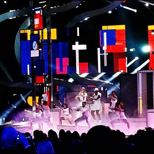 971now's tweet image. .@IGGYAZALEA doing her thing at the @peopleschoice awards tonight! #IggyAzalea #PeoplesChioce