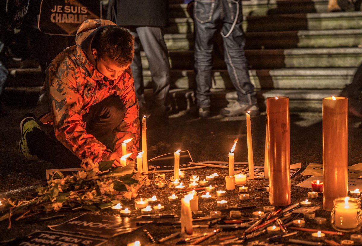 jjtopham's tweet photo. #JeSuisCharlie #Vancouver http://t.co/h6yqH462Et