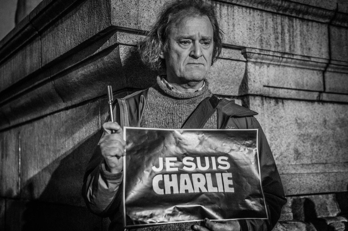 jjtopham's tweet photo. #JeSuisCharlie #Vancouver http://t.co/h6yqH462Et