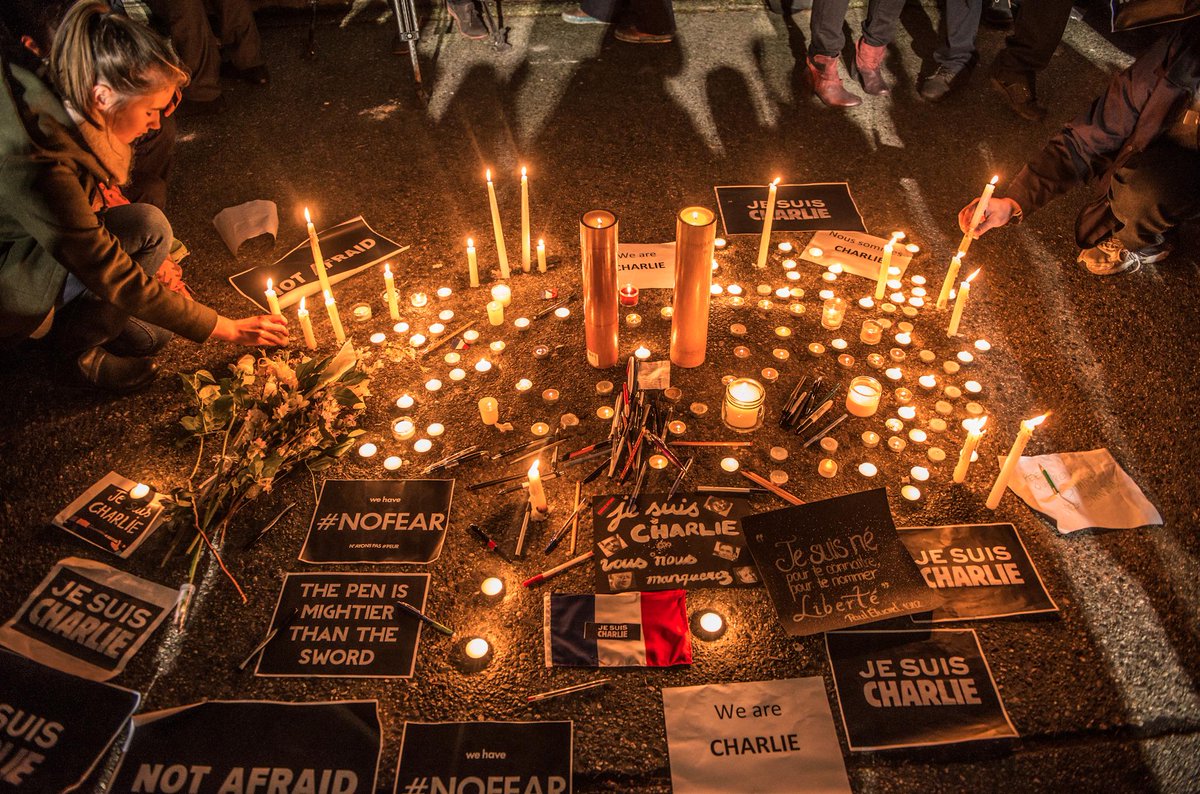 jjtopham's tweet photo. #JeSuisCharlie #Vancouver http://t.co/h6yqH462Et