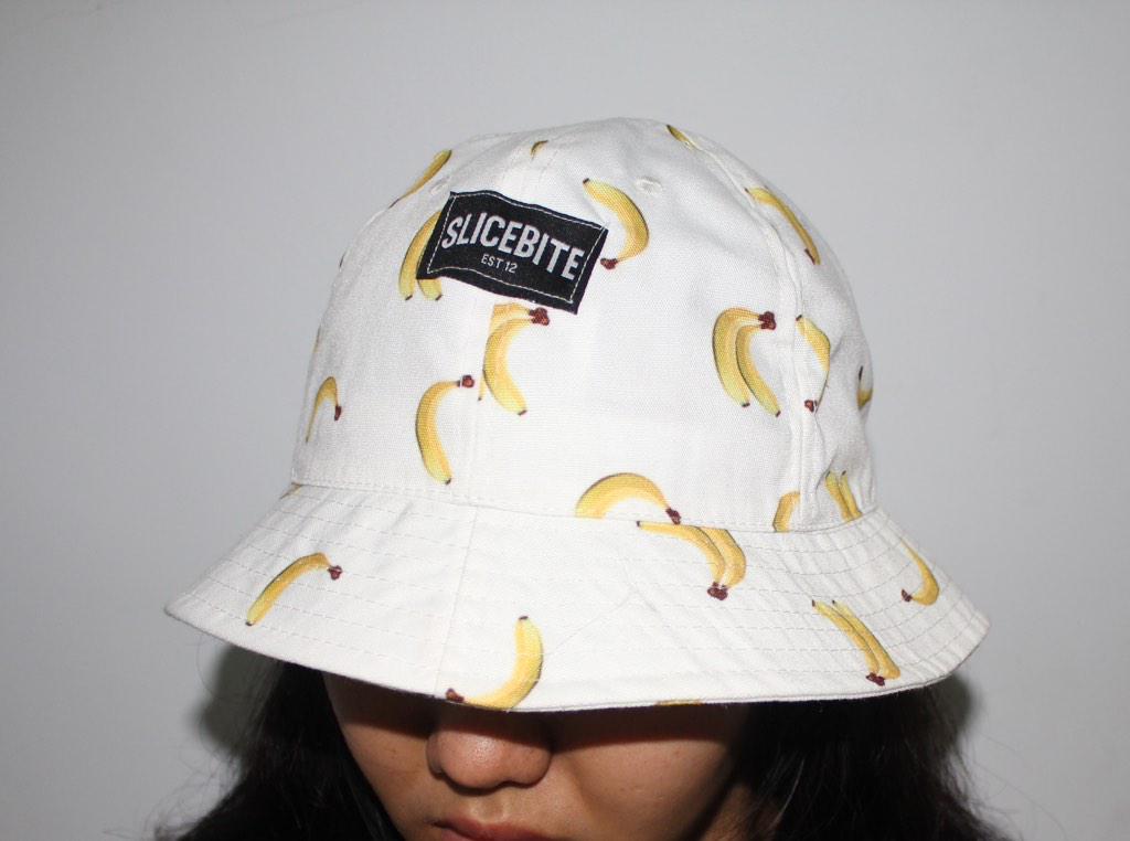 Bucket Hat white banana printed // IDR 110k // order text to 081298410151