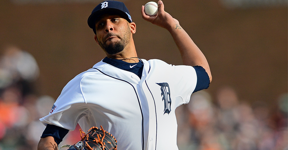 theScore's tweet photo. The Cardinals are reportedly exploring trades for Cole Hamels and David Price. http://t.co/7KXmEyMsLC http://t.co/NOwC5Ucy2S