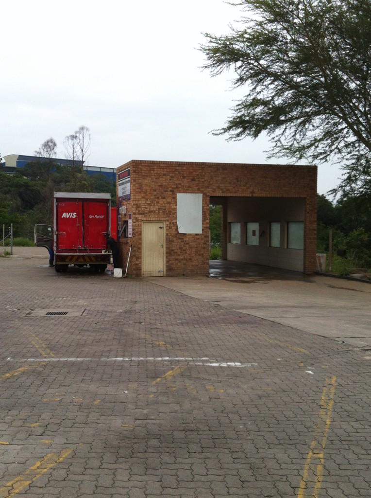 Keep an eye out! #PowasolBikeWash facility Westmead. Time to revamp! <a href="/EnduroKzn/">KZNEnduro</a> <a href="/PhilMoretonas/">Phillppe Moretonas</a> <a href="/garethws/">Gareth Wayne Scallan</a> <a href="/DalanHall/">Dalan Hall</a>