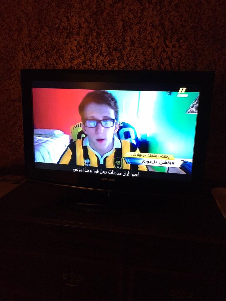 ferguillen85's tweet photo. Nuestro amigo @wekadan saliendo en la tv de Dubai, muy crack! http://t.co/LQBm6oR9SN