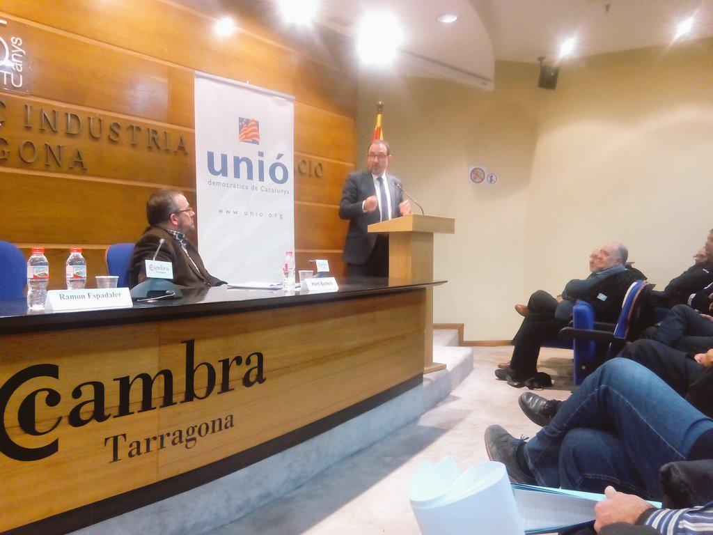 mercepuigm's tweet photo. Parlem d l'activitat duta a terme el 2014 i d tota la k ens ve aq 2015!Assemblea @Unio_Tgn @Ramon_Espadaler Endavant! http://t.co/T1KXaZddqB