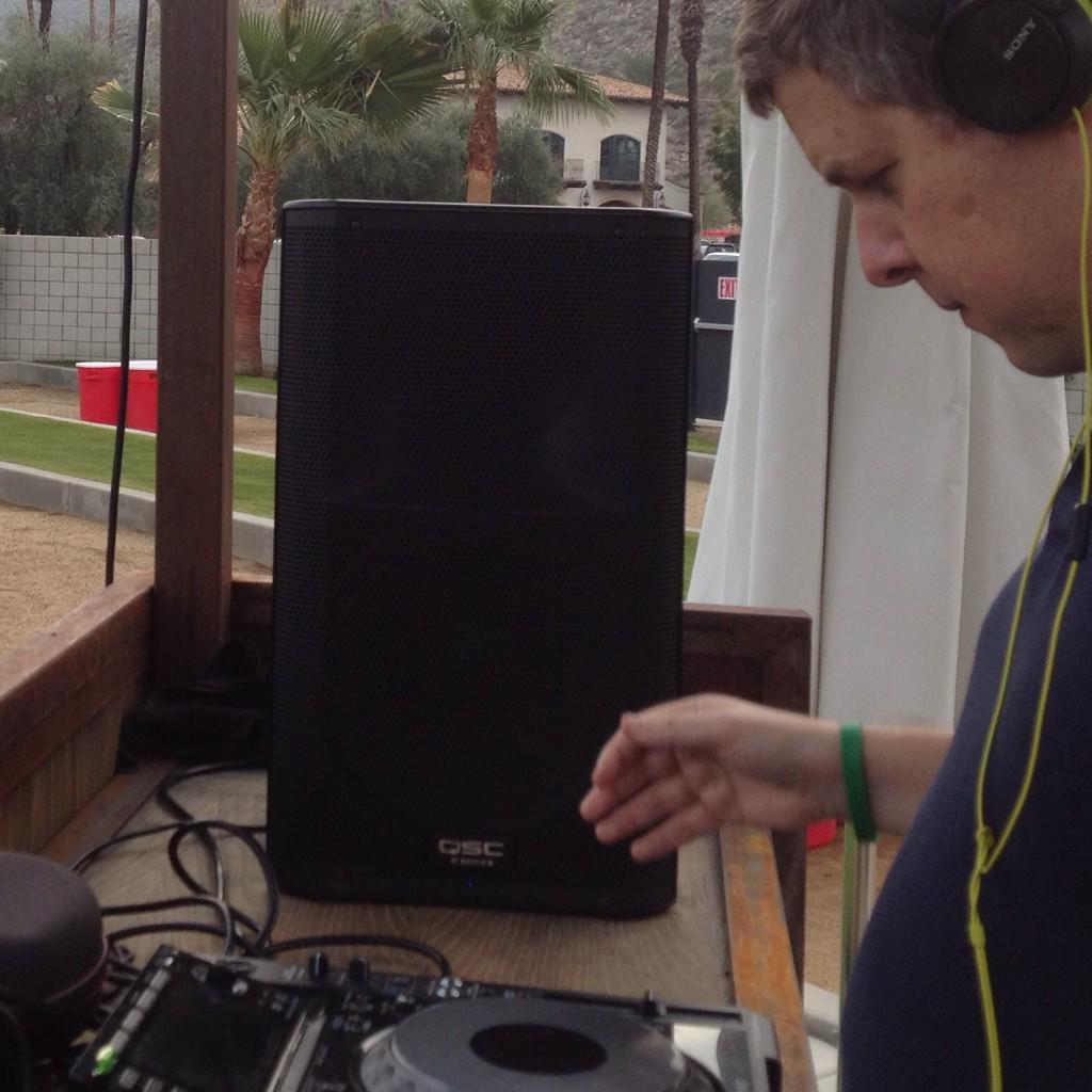 fsqofficial's tweet photo. #TBT @chuckdafonk Throwing down with @allnightshoes @haciendacantina in #PalmSprings #FSQOfficial #nudisco http://t.co/90YvNEwgde