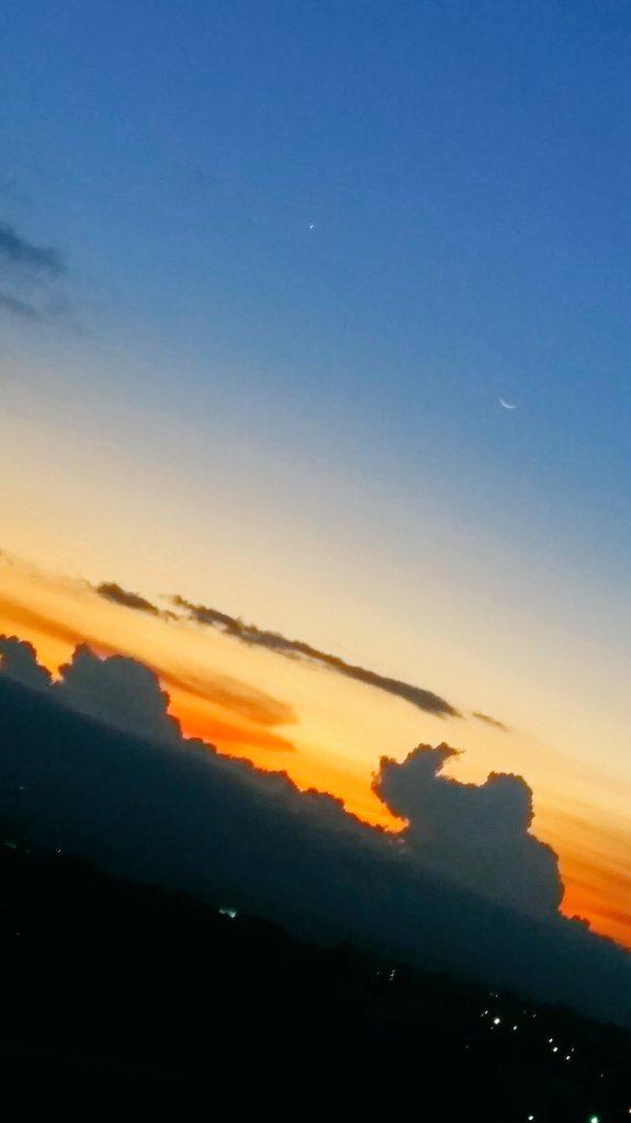 EdwinArias_'s tweet photo. Somewhere between I want it &amp; I got it🌆 http://t.co/MlLVg7W34n