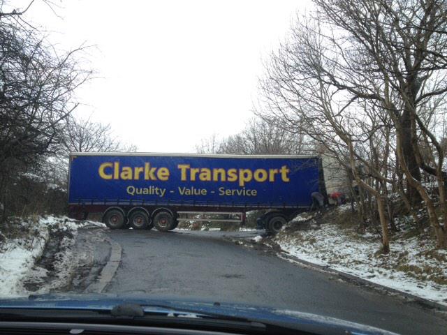 Rawhaha82's tweet image. #satnavfail on claywheels lane Sheffield from @CLARKETRANSPORT. #quality #value #service 👍😂
