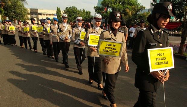 websangpencerah's tweet photo. Muhammadiyah Ingatkan Kapolri Baru Tidak Batalkan Jilbab Polwan http://t.co/AjglVNWHAH #sangpencerah http://t.co/PIXguVzzDJ