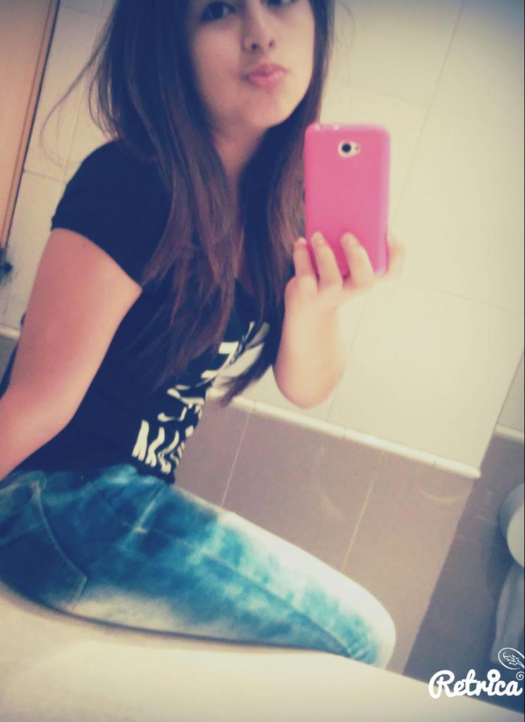 Daianaherrera20's tweet photo. Amo sentir q eres mio 😊😍 http://t.co/9THnQDVny9