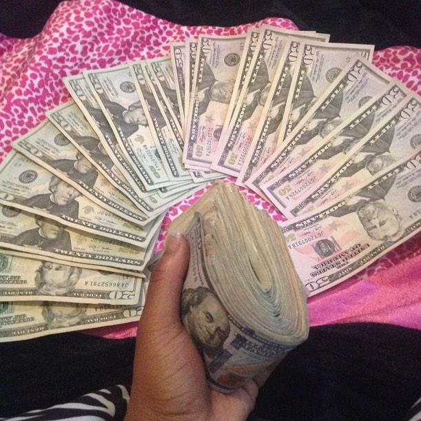 BandedupBrandy's tweet photo. This shit easy💯 wanna make some legit cash? Just hit me up for the 🔌 no info of yours required I'll give details http://t.co/JWUxr2g3Aq