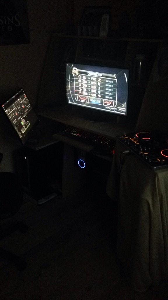 glock997's tweet image. DJ'ing and watching #LCS #LifesGood