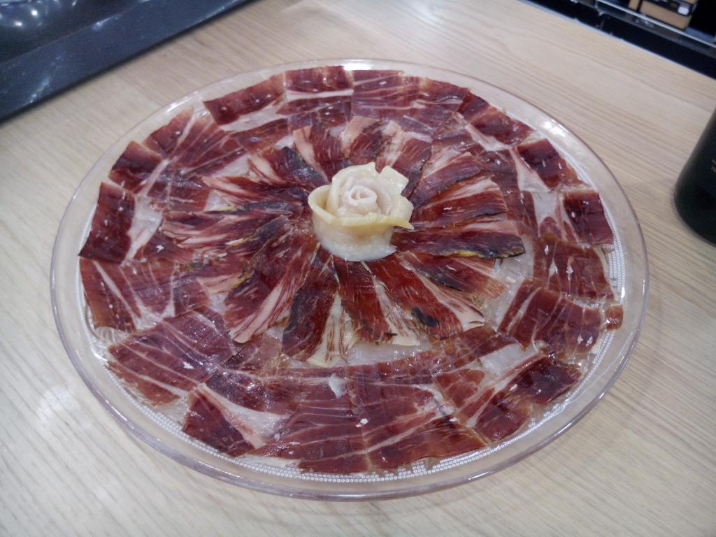 Pagina web y tienda online especializada en jamón y embutidos ibéricos. Eventos corte de jamón
elartedeljamon.es