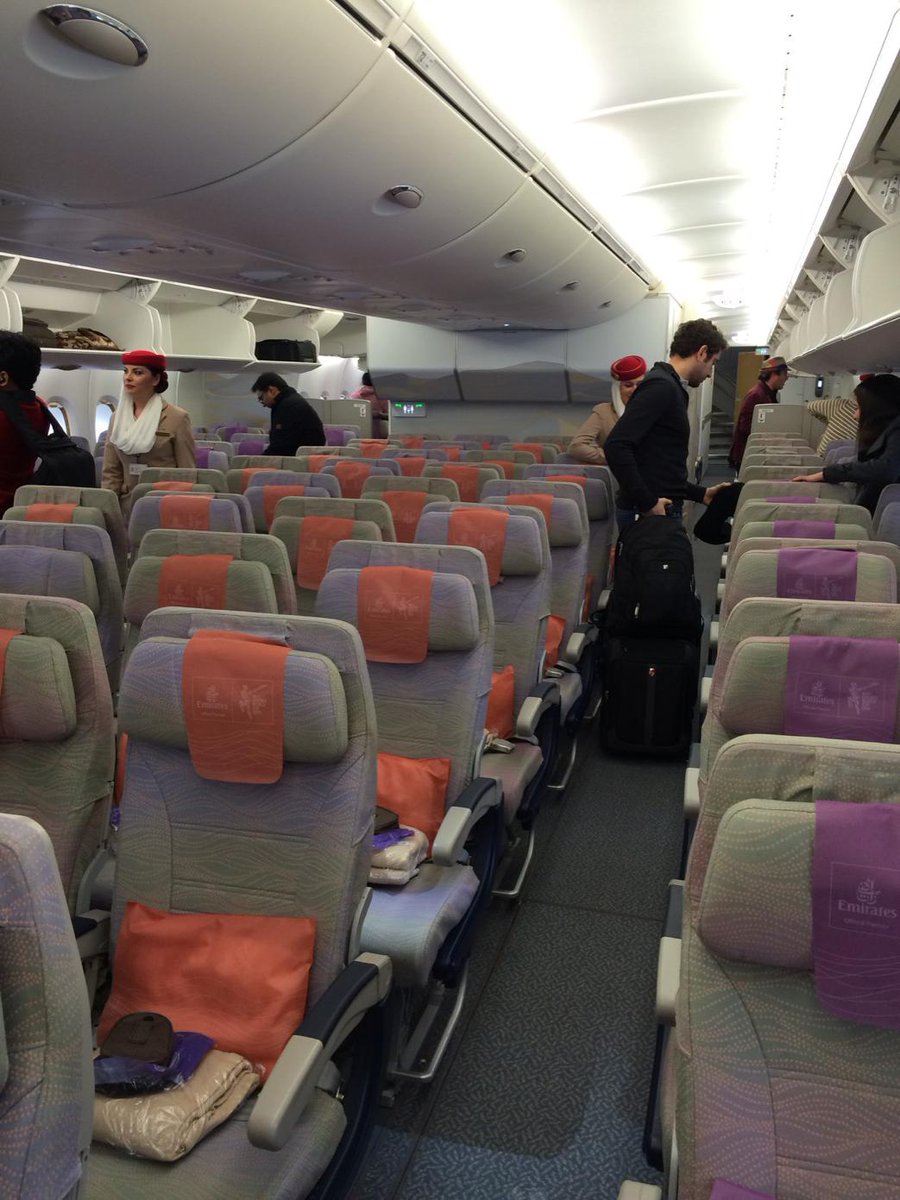 debbiewfleck's tweet photo. On #airemirates to #Dubai http://t.co/FC4DqrssAb