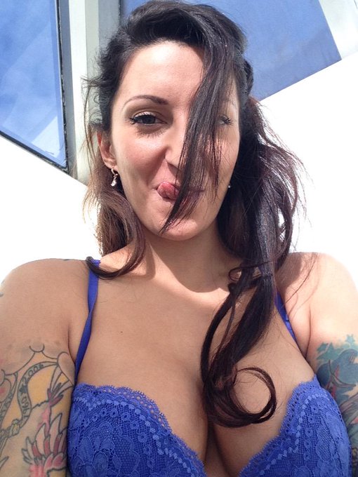 Lily Douce - Its a beautiful sunny day 😚 http://t.co/j2hEhe3B3Q