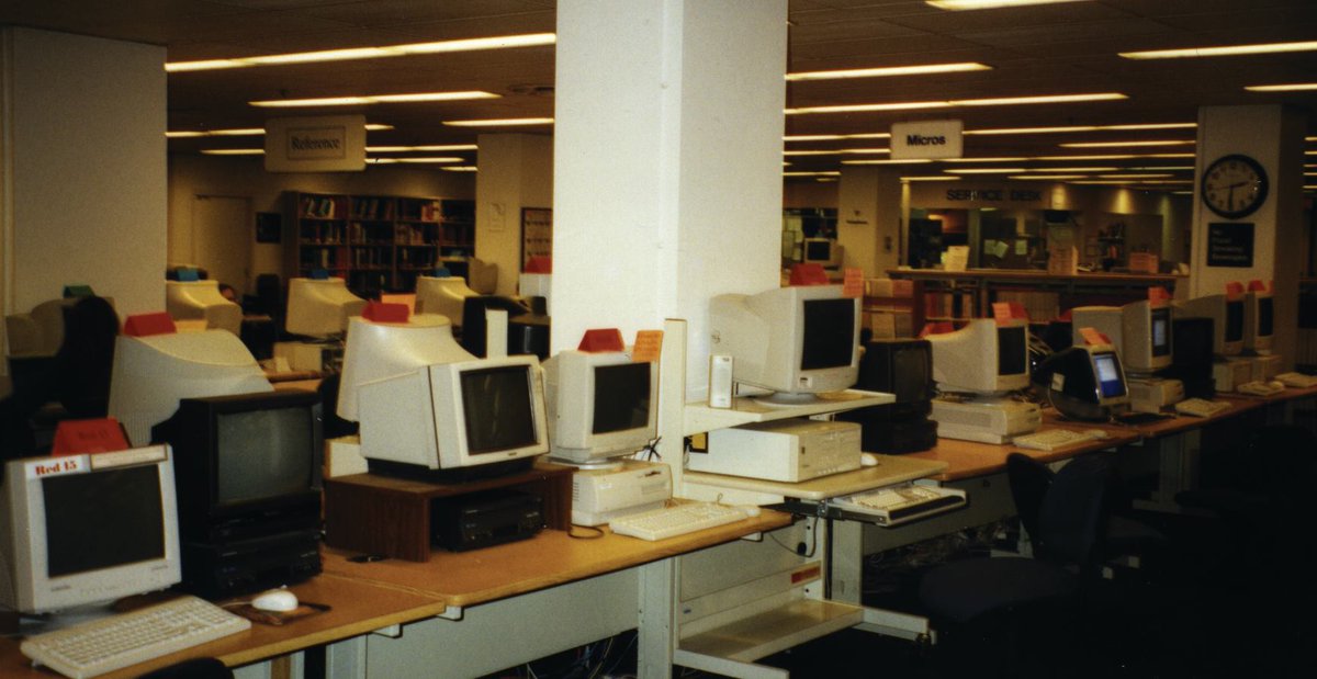 umnhsl's tweet image. Bio-Med circa 2004.  We&apos;ve come a long way. #tbt #libraryspace