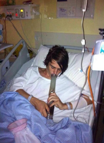 RipThatBongBro's tweet photo. Best Medicine they had in the hospital. http://t.co/QXxgPLGF6A