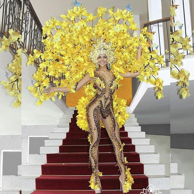 rinconcito25's tweet photo. El traje típico más lindo en la historia de Venezuela! Todos a votar! #nationalcostume #missvenezuela #missuniverse http://t.co/0OY2OxbaUN