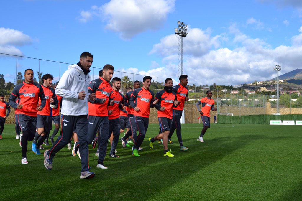 rubenrochina23's tweet photo. Ya entrenando con el grupo 😉 ¡cada vez queda menos! 💪 #VamosMiGranada http://t.co/sUzask5ChD