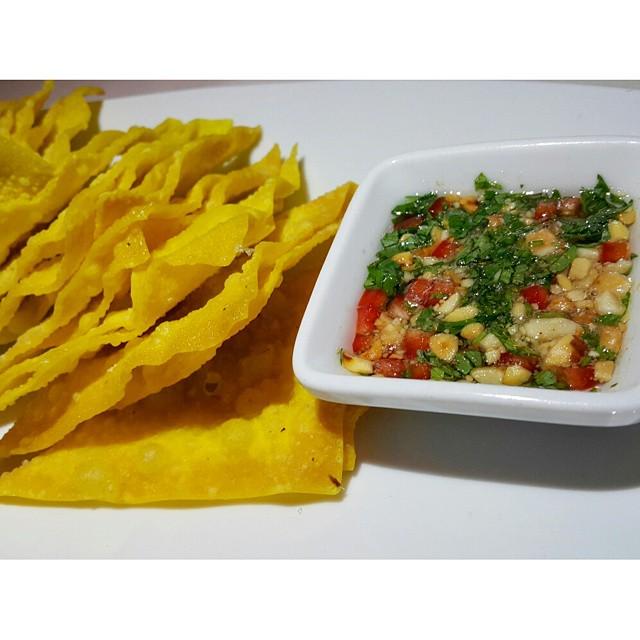 Wonton Kraker... @perathai_pera Istanbul! Buraya geldiğinizde bu gördüğünüz gibi başlangıçları sakın atlamayın çü...