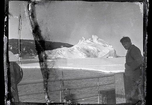 Foto: Atrasti ledū iesaluši 100 gadus veci fotogrāfiju negatīvi delfi.lv/a/45486052