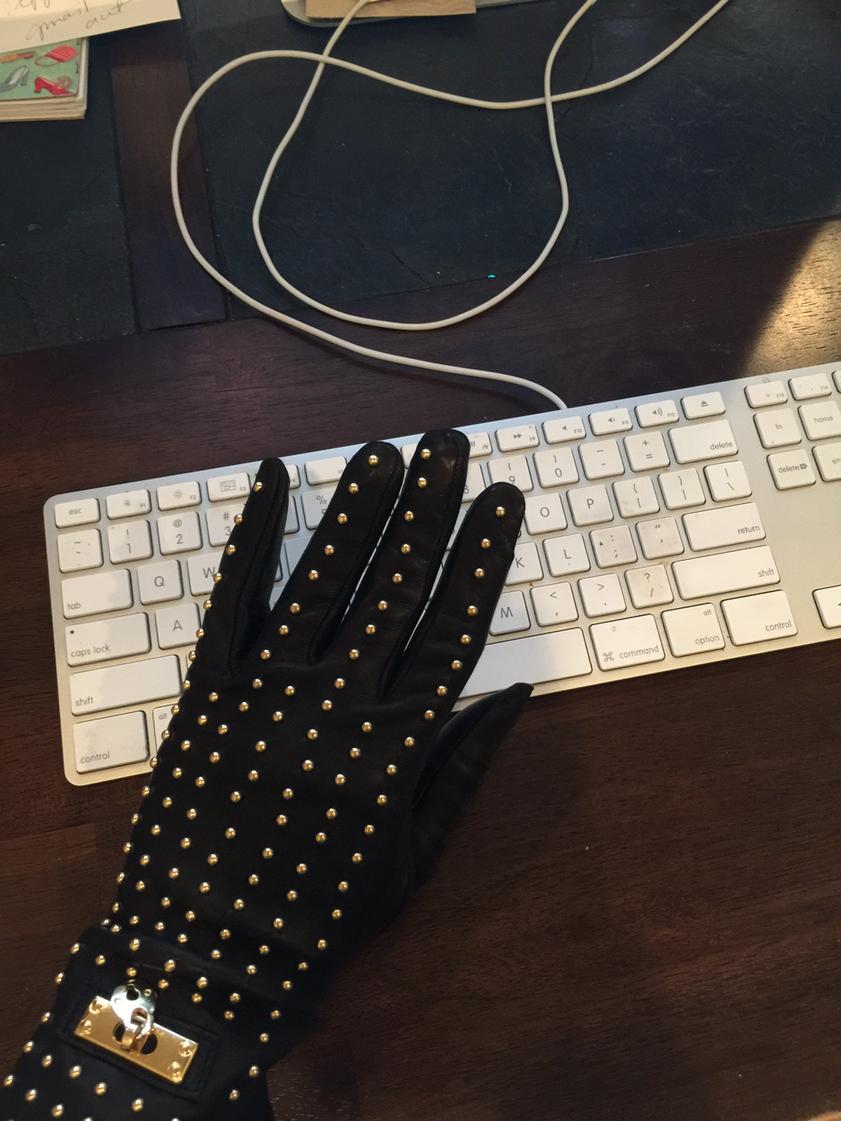 dfiske's tweet photo. My hands are already dreaming of #Sundance2015. #begloved @PaulaRowan http://t.co/PzAsRn9nXd