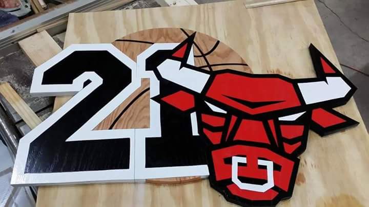 dubieme's tweet photo. @JimmyButler look what my buddy's dad made! One of a kind woodwork #dabulls http://t.co/8P2oZpc76R