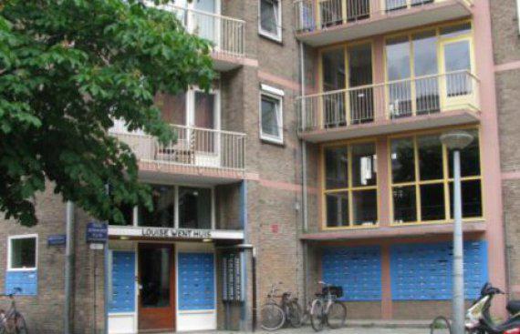 Amsterdamse corporatie plaatst 432 zonnepanelen op dak. vastgoedjournaal.nl/green/ #lekkerbezig @dgbc