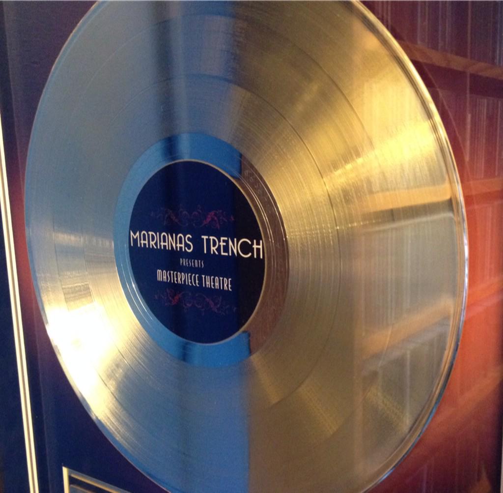 RichieFavalaro's tweet photo. @MattWebbMT Hey Webbster! Riddle me this: Would one of these legit play on a record player? #GoldenGrooves http://t.co/ORMWRSluOO