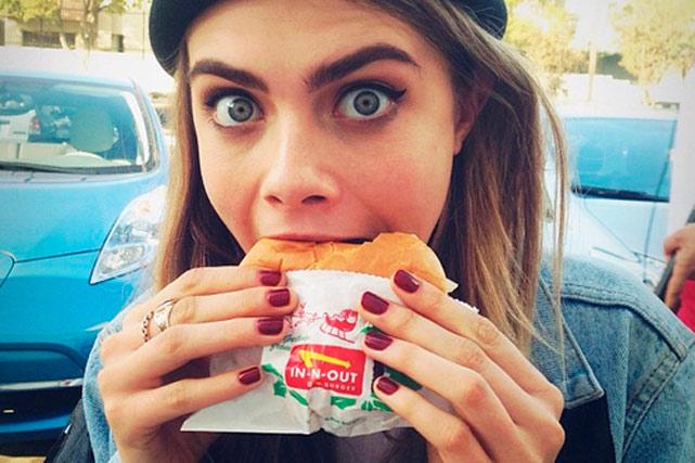 GlamourMex's tweet photo. NUTRICIÓN: Espinacas o hamburguesas, esta dieta propone que comas todo lo que quieras:  http://t.co/swAo2OjmJK http://t.co/VqO1idIYzu