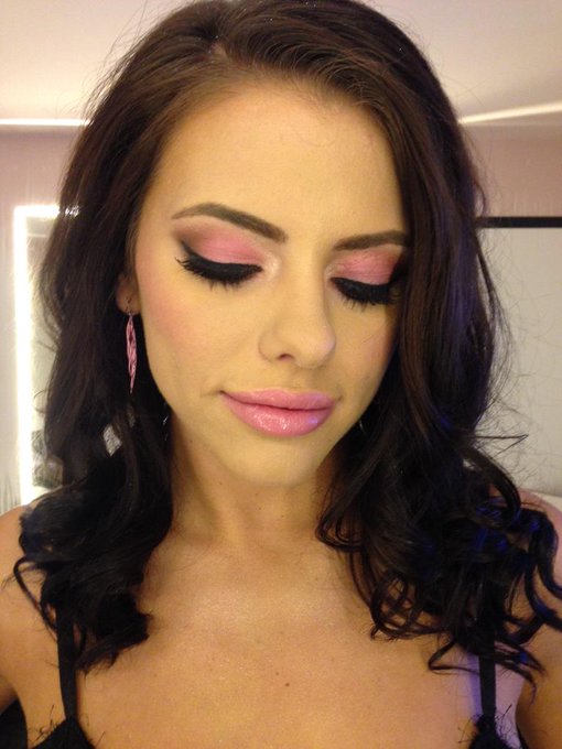 Just finished @adrianachechik makeup and hair for @AEexpo see her at @aebn today!!! 😘 http://t.co/4Y<a class="tags" href="/tag/adrianachechik">@adrianachechik</a><a href="/tag/elektra"class="tags"><span>#elektra</span></a>