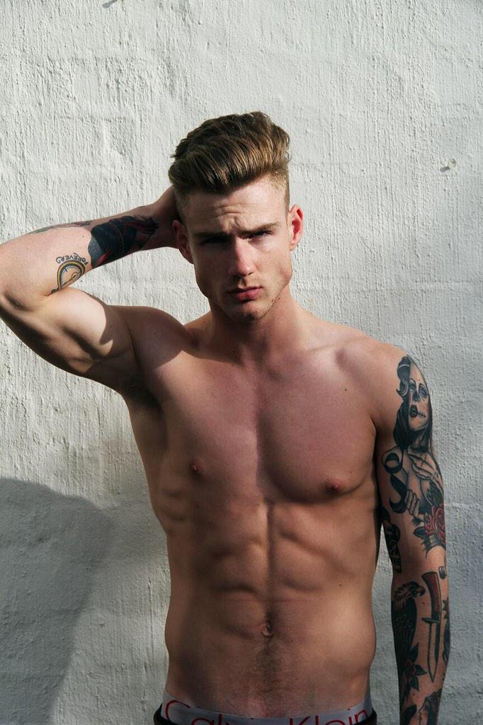 JakeRPGMIS_'s tweet image. @SamRPGMIS au plus bel homme du monde