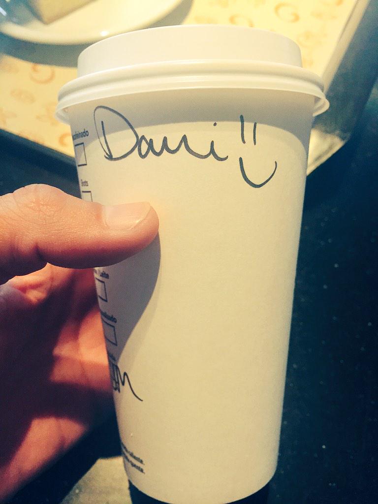 danymartins10's tweet photo. Para los fanáticos de @StarbucksAr Que quiere decir la carita...!!! =) ??? http://t.co/zgRlIIMTIp