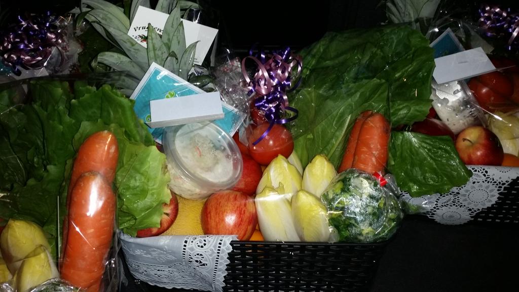 AgfVrugteveen's tweet photo. Voor de mooiste fruitmanden gaat u naar vrugteveen natuurlijk... http://t.co/VpmAvhTDak