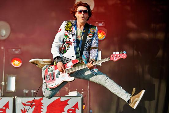         Happy 46th birthday to Nicky Wire!   