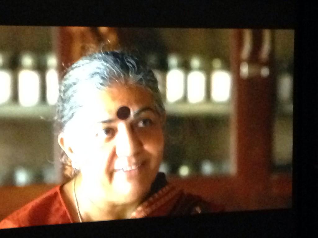 letsbenoisy's tweet photo. Film @NoiseAPT sur les pbs de l'#agroalimentaire et les solutions proposées! Tiens tiens @drvandanashiva ! #socinn http://t.co/5SBo6igyxb