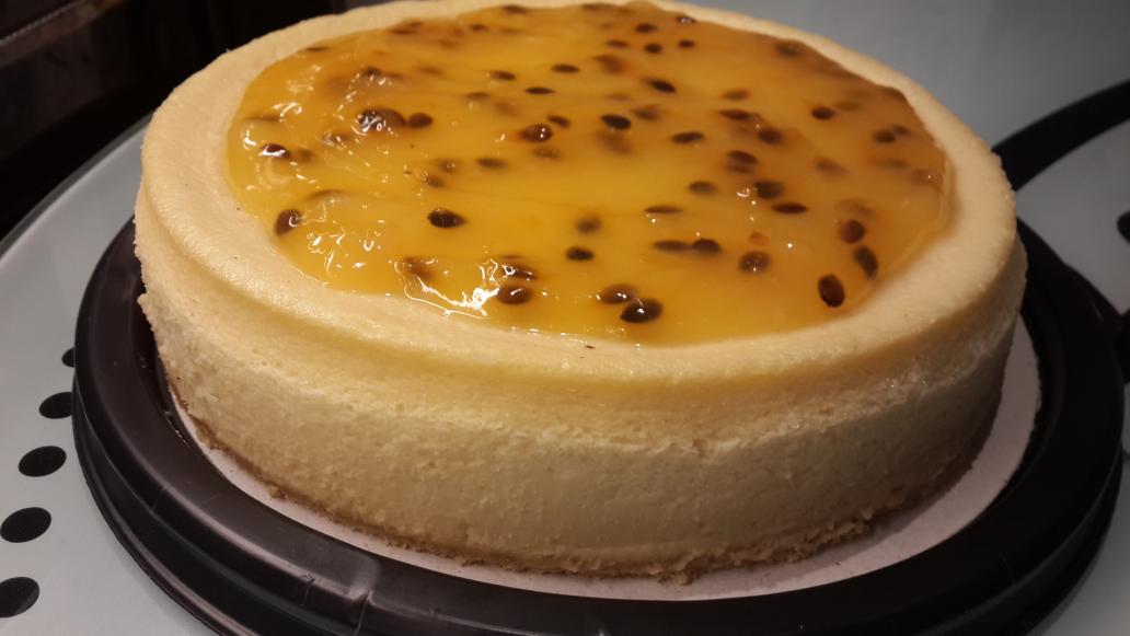 gutiscafeteria's tweet photo. Venite a @gutiscafeteria en @ShoppingTDS 
Proba el nuevo cheescakee de maracuya!!! http://t.co/7VetXDlOT3