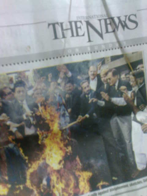 HamidAlam11's tweet photo. Media play an important role in globalization. Yes or no? Facebook/politicalphilosophy123.com http://t.co/5QuBDhTI51