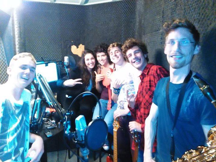 BStussel's tweet photo. De band Dory And Gray op bezoek bij Brudio Stussel @BStussel #radio #livemuziek #DoryAndGray #RadioScorpio http://t.co/jaBhZqPPfw