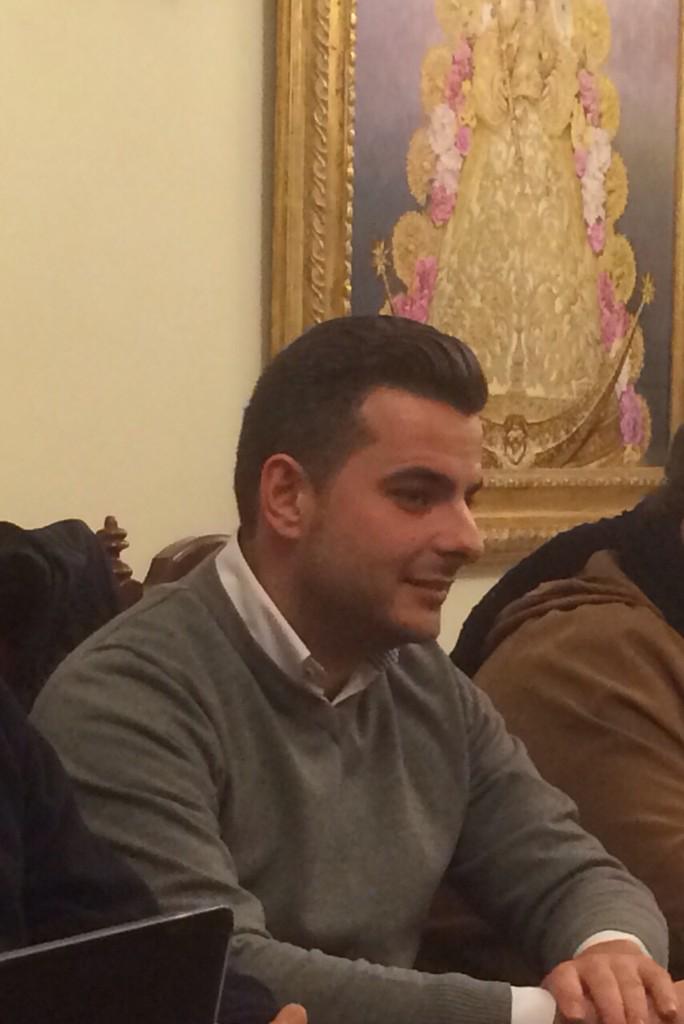hdadmatrizrocio's tweet photo. Antonio Acosta Galán ha hecho oficial su candidatura a Hermano Mayor de la Hdad. Matriz para la romería 2015. http://t.co/yoeGBOqAFW